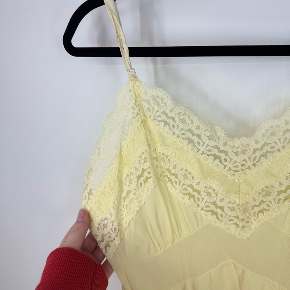 Vintage 70s Yellow Lace Trim Triangle Panel Babydoll Slip Dress - Picture 3 of 3